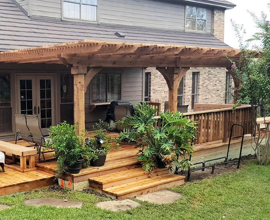 Cedar decks in Dallas / Fort Worth