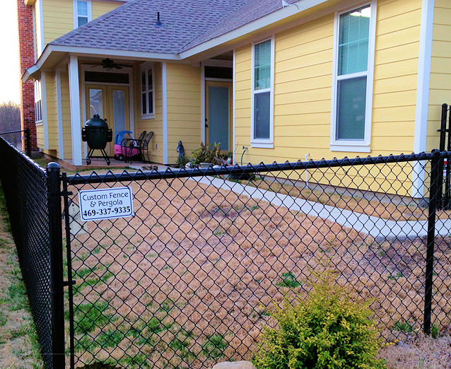 Chain link fencing in Dallas