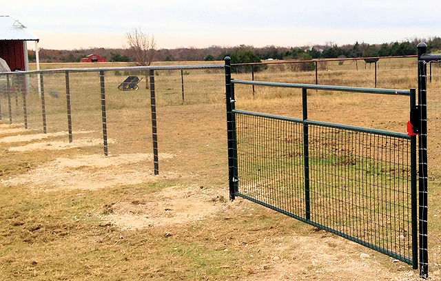 Fence and gates in Texas