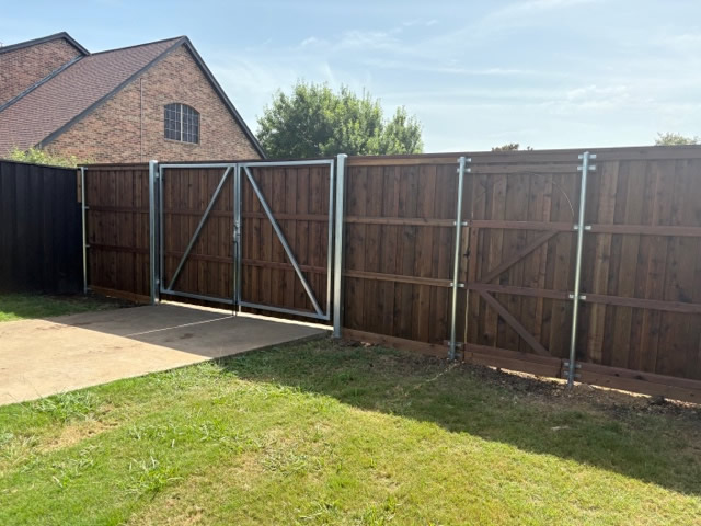 Fence and gates in Texas