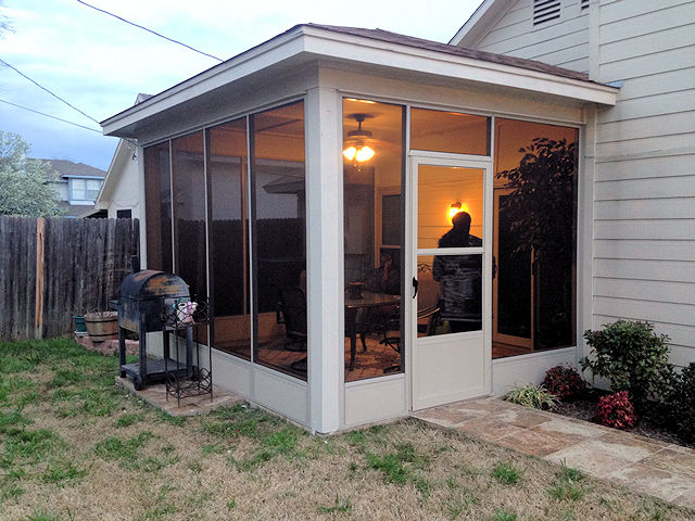 Screen enclosures in Texas